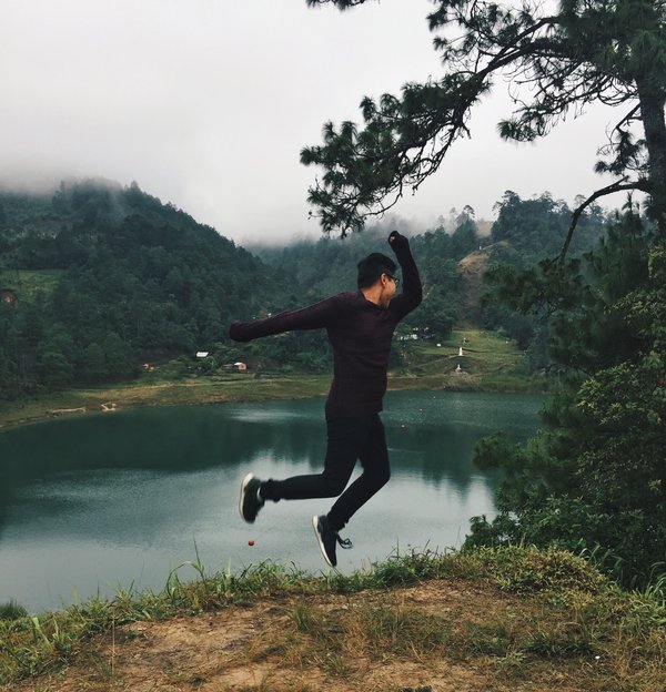 L'art du voyage en solo : Conseils et destinations pour une aventure personnelle